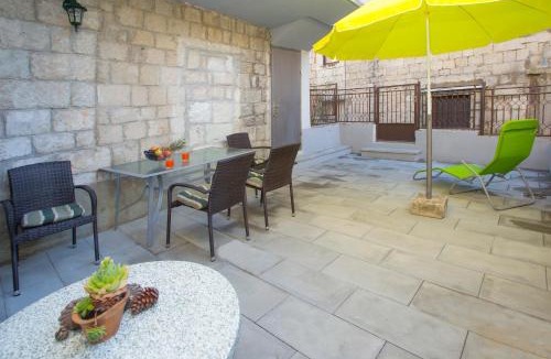Split Apartment | Apartment Silvana
