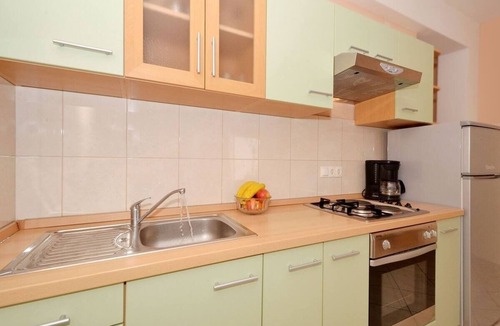 Mastrinka Apartment | Apartment Sima - 100m from beach: A4 (2+2) - Mastrinka, Island Ciovo, Croatia