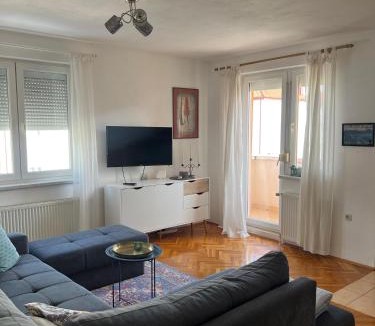 Canton 10 Apartment | Apartment Sunny day