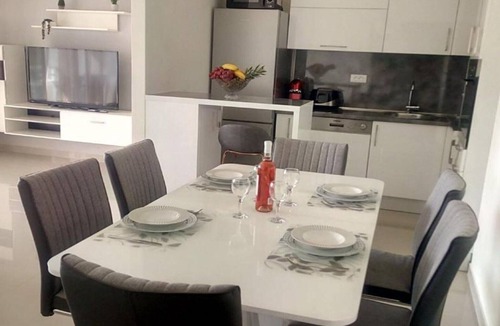 Seget Donji Apartment | Apartment Sunshine Trogir - Three Bedroom Apartment with Balcony