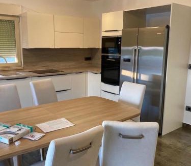 Babici Apartment | Apartment Svila 2 with swimming pool