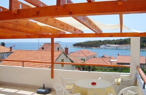 Prvic Luka Apartment | Apartment Svjetlana, (11662), Prvic Luka, hr