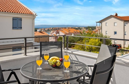 Cres Apartment | Apartment Tim