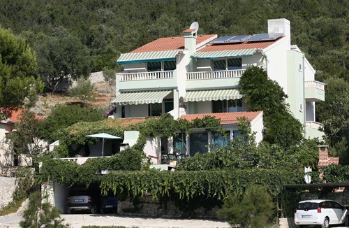 Vinisce Apartment | Apartment Tonka - 10 m from beach A6(3) - Vinisce, Riviera Trogir, Croatia