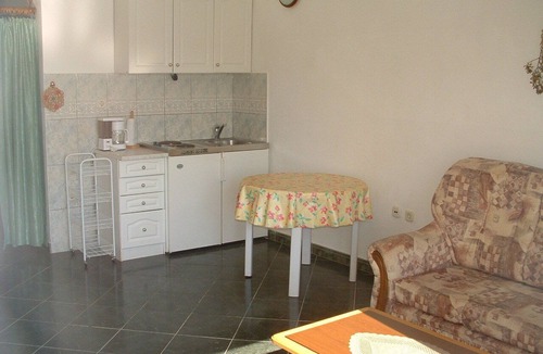 Vinisce Apartment | Apartment Tonka - 10 m from beach A5(2+2) - Vinisce, Riviera Trogir, Croatia