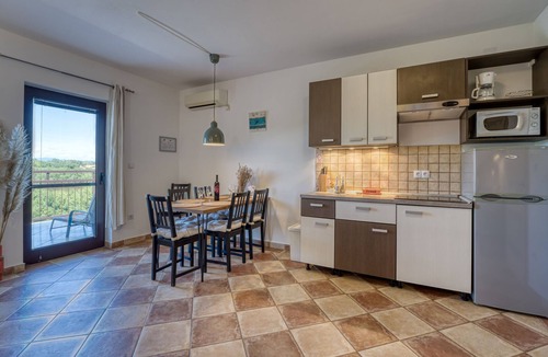 Milohnici Apartment | Apartment Urdih by Interhome