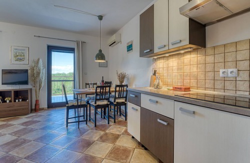 Milohnici Apartment | Apartment Urdih by Interhome
