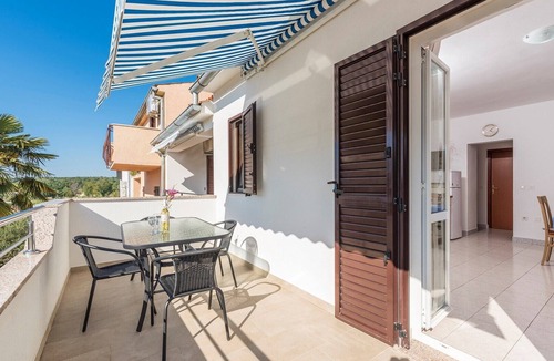 Funtana Apartment | Apartment Vitas III with balcony and sea view