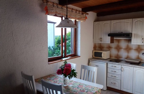 Funtana Apartment | Apartment with a balcony, private entrance, close to the beach and downtown.