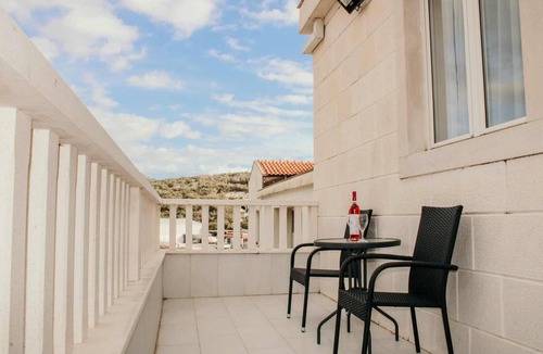 Neum Apartment | Apartment with Balcony and Breakfast