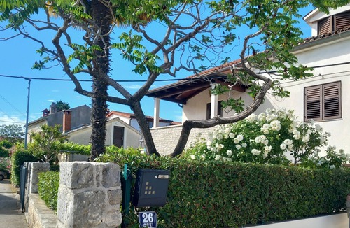 Funtana Apartment | Apartment with balcony, private entrance, close to the beach and the center.