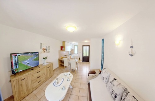 Cepljani Apartment | Apartment with pool in Čepljani near Umag