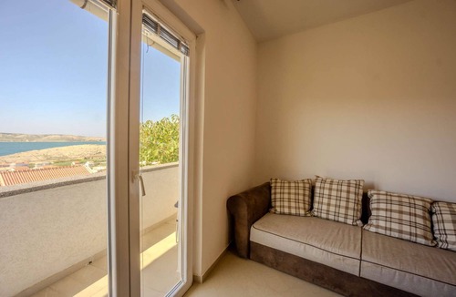 Zubovici Apartment | Apartment with sea view and pool