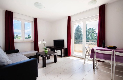 Monterol Apartment | Apartment with terrace