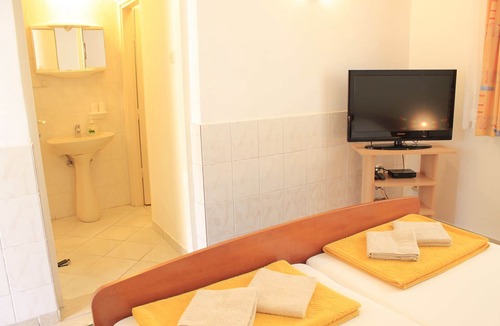 Vodice Apartment | Apartment Zdenka - 10 m from the beach : SA5(2) - Vodice, Riviera Sibenik, Croatia