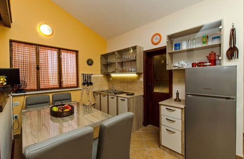 Razanj Apartment | Apartments Đorđe, (14670), Ražanj, hr