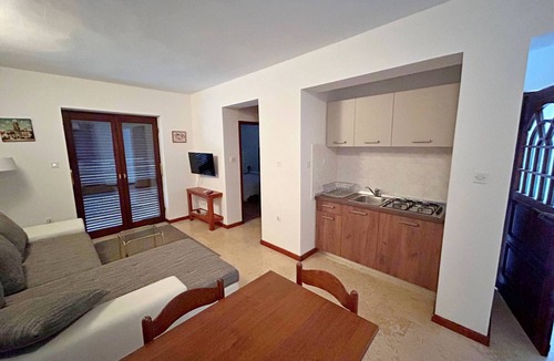 Klimno Apartment | Apartments Albina, (15835), Klimno, hr