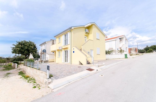 Kolan Apartment | Apartments Andrea (58313-A1) - Mandre - island Pag