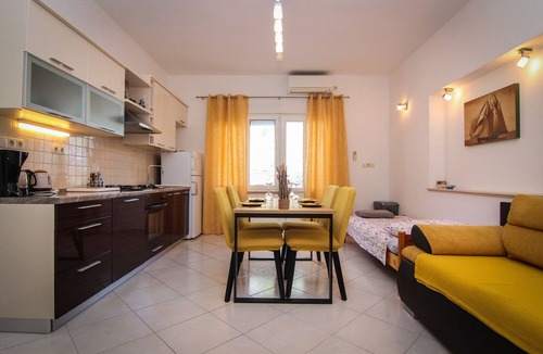 Palit Apartment | Apartments and rooms Biserka, (14247), Palit, hr