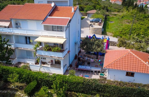 Palit Apartment | Apartments and rooms Biserka, (14247), Palit, hr