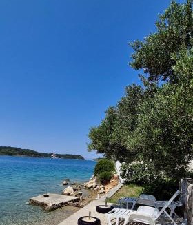 Supetarska Draga House | Apartments and rooms Krstina
