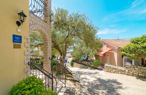 Banjol Apartment | Apartments and rooms Slavko, (8118), Rab, hr