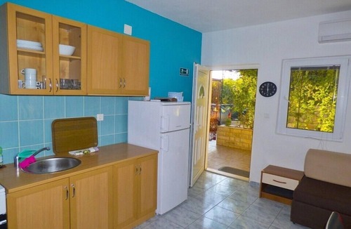 Ivan Dolac Apartment | Apartments Antun, (13536), Ivan Dolac, hr