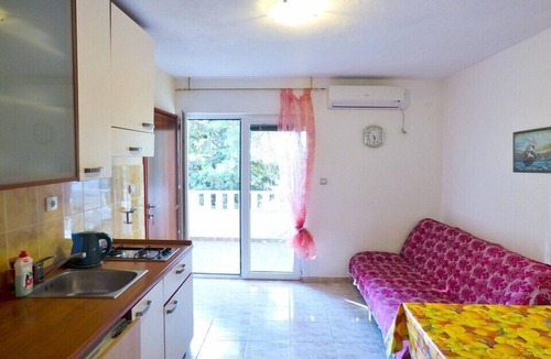 Ivan Dolac Apartment | Apartments Antun, (13537), Ivan Dolac, hr