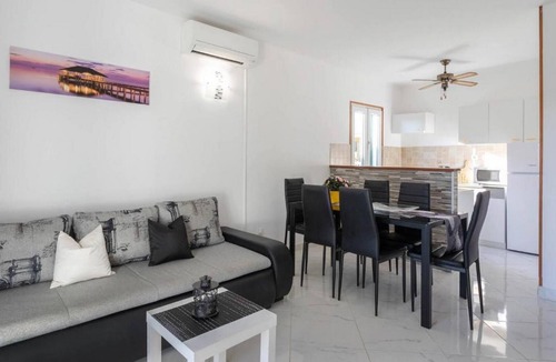 Jadrija Apartment | Apartments Apartmani Marin (98571-A1) - Jadrija