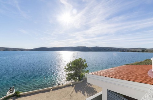 Vlasici Apartment | Apartments Beachfront Ante (28991-A3) - Vlasici - island Pag