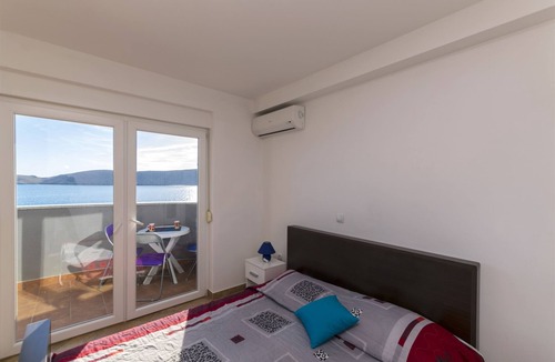 Vlasici Apartment | Apartments Beachfront Ante (28991-A4) - Vlasici - island Pag