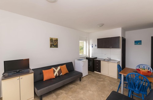 Vlasici Apartment | Apartments Beachfront Ante (28991-A5) - Vlasici - island Pag