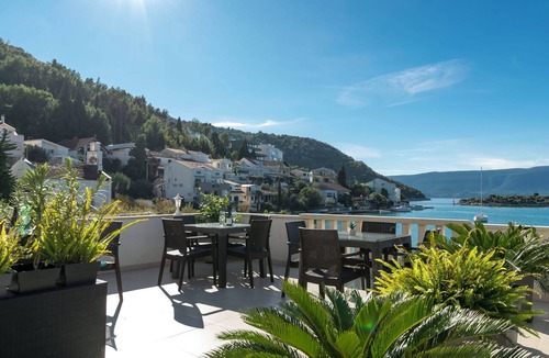 Blace Apartment | Apartments Beach house Blace (122141-A1) - Blace (Opuzen)