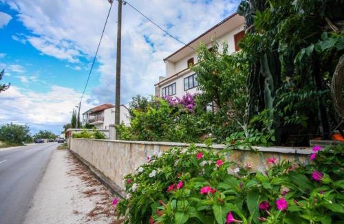 Arbanija Apartment | Apartments by the sea Arbanija, Ciovo - 17280