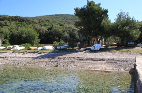 Sveti Jakov Apartment | Apartments by the sea Cove Merascica, Cres - 8071