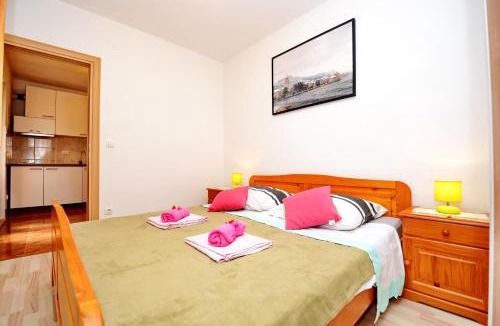 Kastel Stafilic Apartment | Apartments by the sea Kastel Stafilic, Kastela - 11539