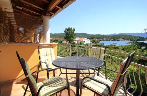 Loviste Apartment | Apartments by the sea Loviste, Peljesac - 10197
