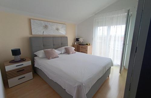 Rtina Apartment | Apartments by the sea Rtina - Miletici, Zadar - 11548