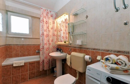 Betina Apartment | Apartments Divna - One Bedroom Apartment with Balcony (Zeleni)