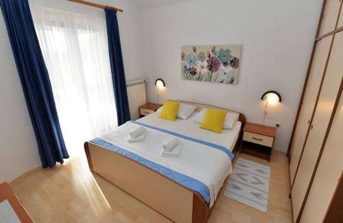 Betina Apartment | Apartments Divna - One Bedroom Apartment with Terrace and Sea View (Plavi)
