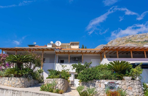 Mlini Apartment | Apartments Djurkovic - Two-Bedroom Apartment with Shared Terrace and Sea View