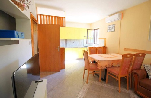 Dinjiska Apartment | Apartments Dubravica - sea view