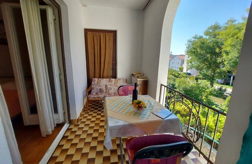 Jurandvor Apartment | Apartments Fam Tomasic (77771-A2) - Baska - island Krk