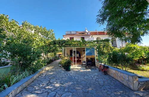 Jurandvor Apartment | Apartments Fam Tomasic (77771-A3) - Baska - island Krk