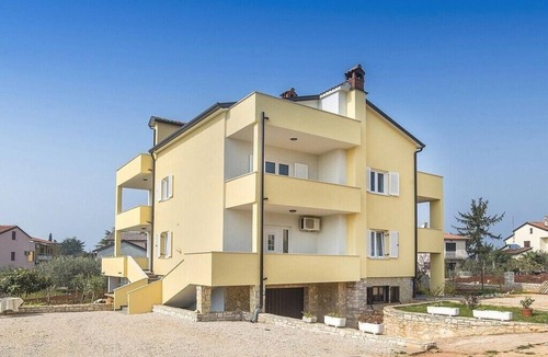 Lovrecica Apartment | Apartments Graciella, (14130), Lovrecica, hr
