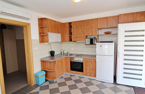 Drace Apartment | Apartments Gusti - Studio Apartment with Terrace and Sea View