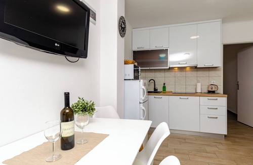 Susica Apartment | Apartments Mijo (26021-A2) - Murter - island Murter