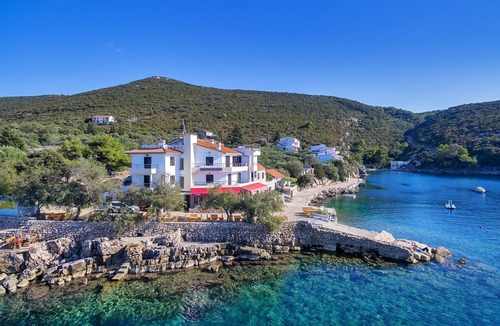 Pokrivenik Apartment | Apartments Igor (44141-A1) - Gdinj - island Hvar