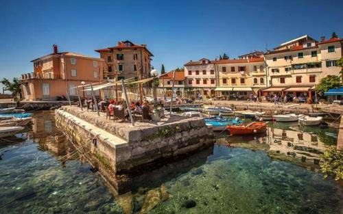 Volosko Apartment | Apartments In Te Domine Speravi Volosko, Opatija