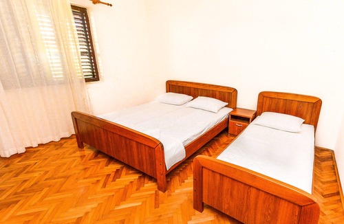 Novalja Apartment | Apartments INGA for up to 10 people near the beach